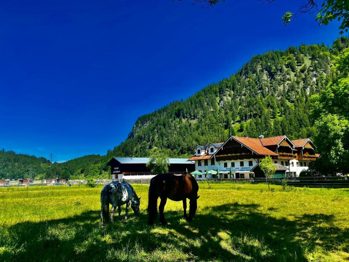 Gutshof Zum Schluxen Pinswang Exterior foto