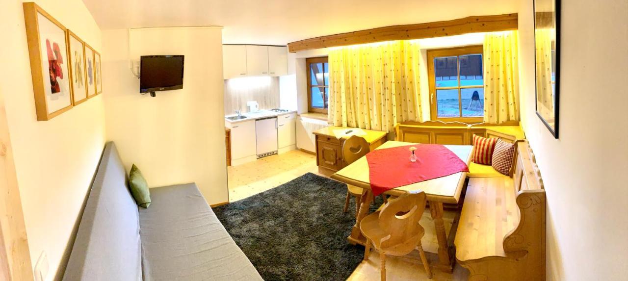 Gutshof Zum Schluxen Pinswang Exterior foto