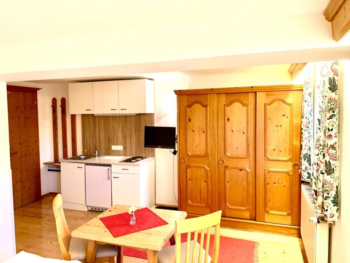 Gutshof Zum Schluxen Pinswang Exterior foto