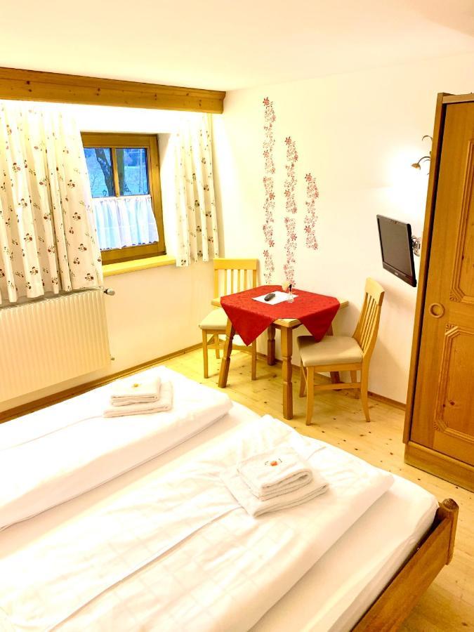 Gutshof Zum Schluxen Pinswang Exterior foto